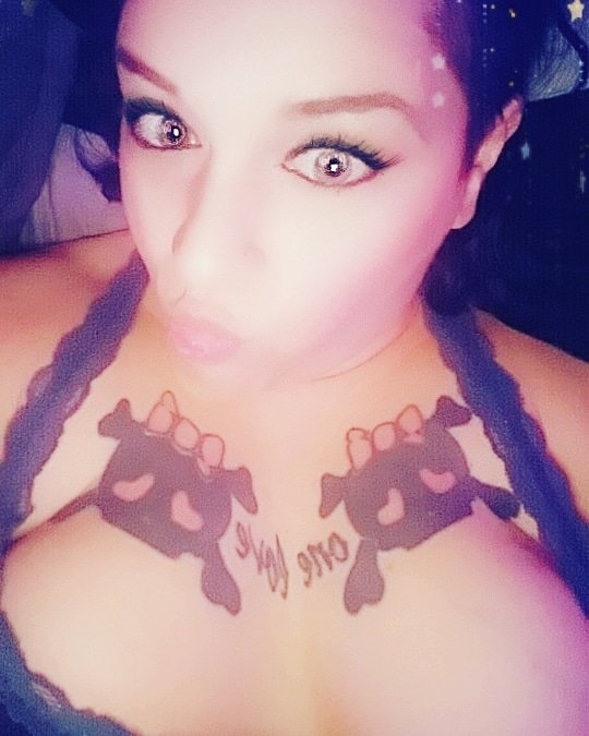 When you are wide awake and know you need to go to bed, but you look too cute 😉😁 https://t.co/GclCkb