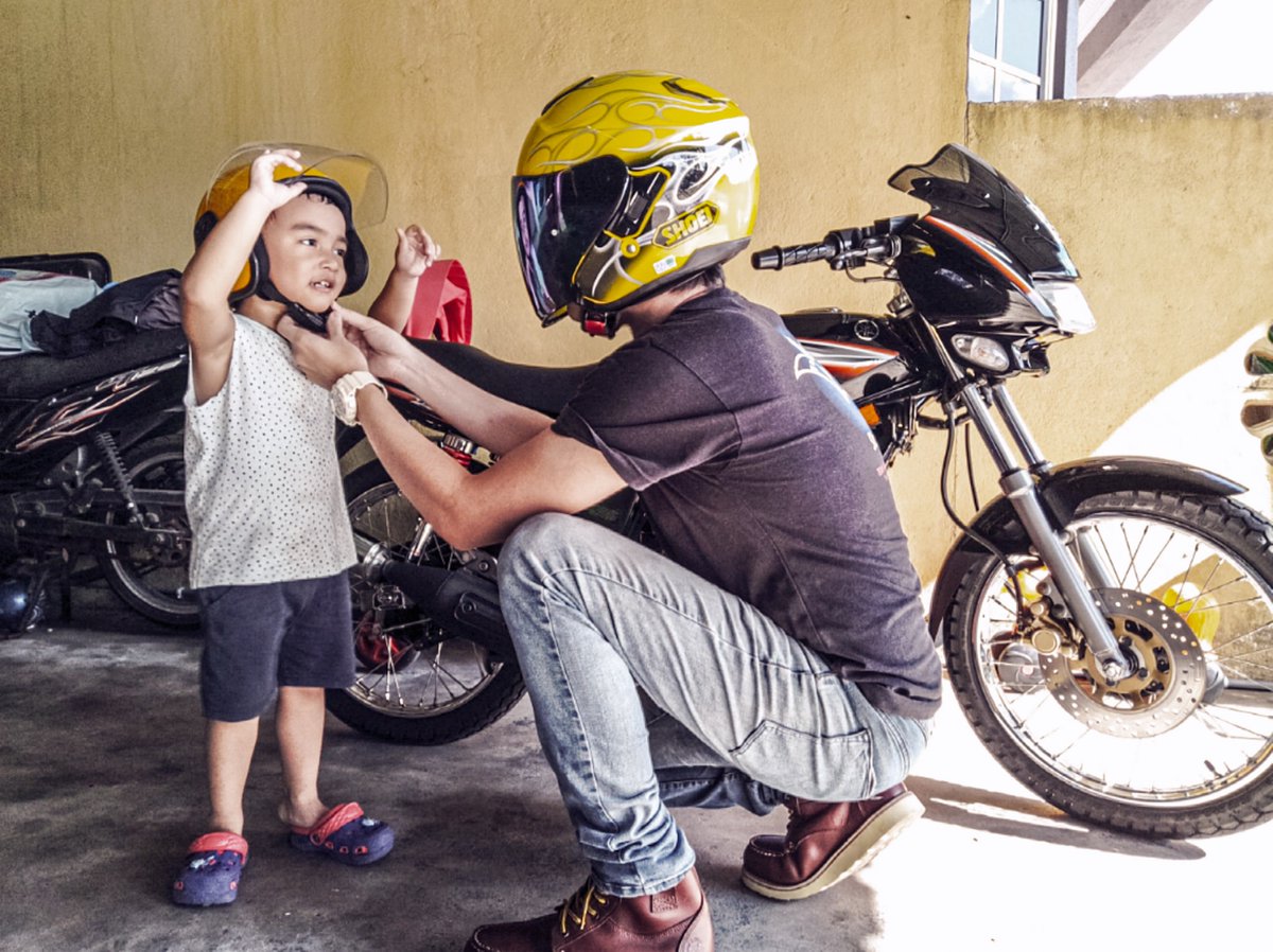 BikersRanger's tweet photo. Bapak borek, Anak rintik..
Tiada yang ternilai jika safety first..
Salam Hujung minggu gais !
#RaRetrok
#TipTopJumbo
#BikersRanger https://t.co/BXiStmnVrQ