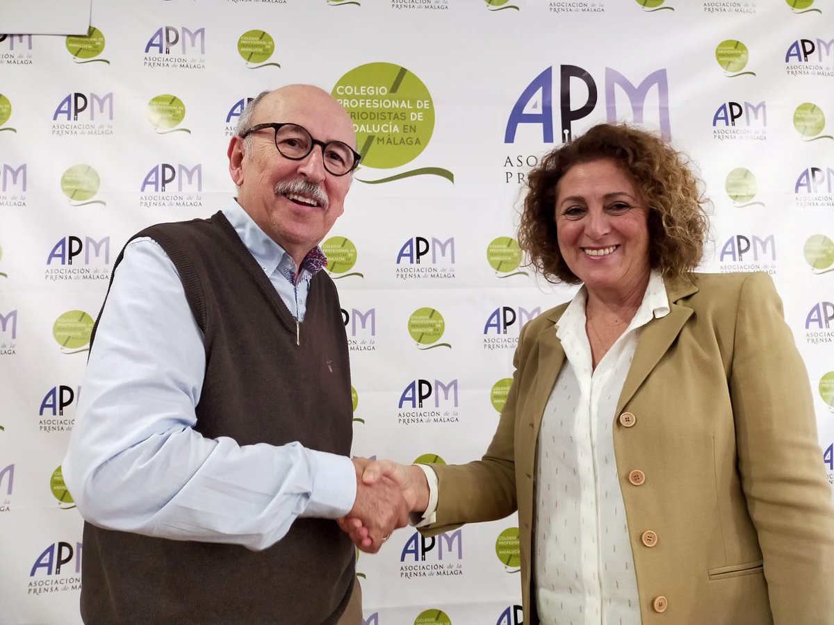 aprensamalaga's tweet photo. La periodista @ElenaBCastilla se ha convertido hoy en la primera mujer en presidir la @aprensamalaga, tras recoger el testigo de @RafaSalasG.  

Conoce a su nueva Junta Directiva en ➡️ https://t.co/Kx29MakkLk https://t.co/Eba7ao6Bav