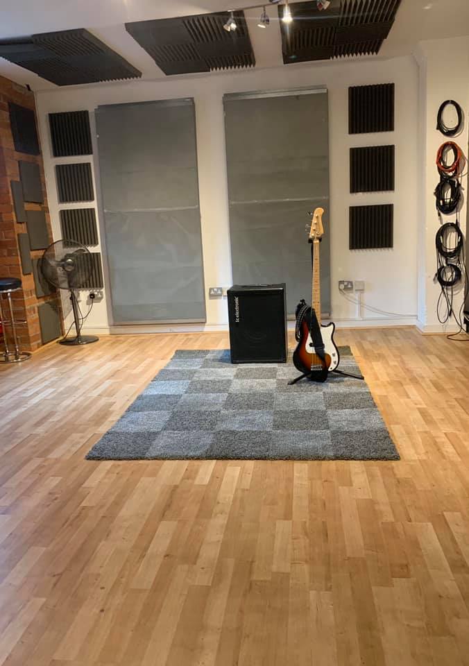 ElevatorStudios's tweet photo. Our Parliament Street site is also home to Igloo Studios who specialise in recording, mixing and mastering. We love what they've done to the space!
#liverpoolstudio #liverpoolspace #liverpoolmusic #baltictriangle #creativeliverpool #liverpoolbusiness https://t.co/405UVduJ1e
