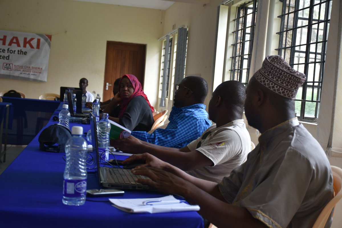 ManyattaYouth_m's tweet photo. Meeting supported by UNDP
#CoastalCSOsMeeting
#CSOsSecurity
#pwaningoweek
@AnikaTv_ke
@ManyattaYouth_m
@clergy_women https://t.co/ghu5L8Qo32