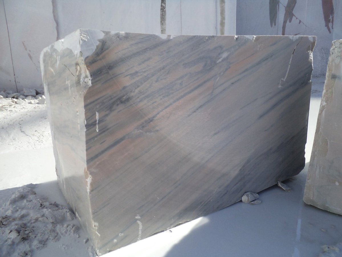 MULTI COLOUR BLOCK 

SIZE - 270×140×180

#pinkmarble #indianmarble #exportblocks #arcitechture #marble #chinamarble #marbleprojects #commercialmarble #interiordesign #exportmarble #naturalstone #marbledesign #granite #architectureanddesign #marblequarry