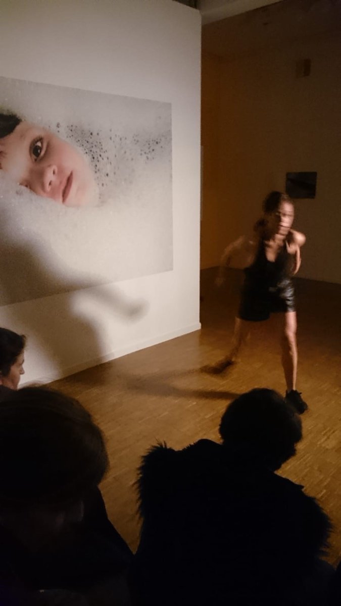 IdemexParis's tweet photo. Recherche scénique collective autour de la poétique du corps, du mouvement, de l'espace, de la mémoire…
#Paysagenomade, une performance poétique qui marque
C'était à l’Institut culturel du #Mexique, par la #chorégraphe Paulina Rubarca @agiteysirva collectif #VIIDA https://t.co/VoqlAdgHtV