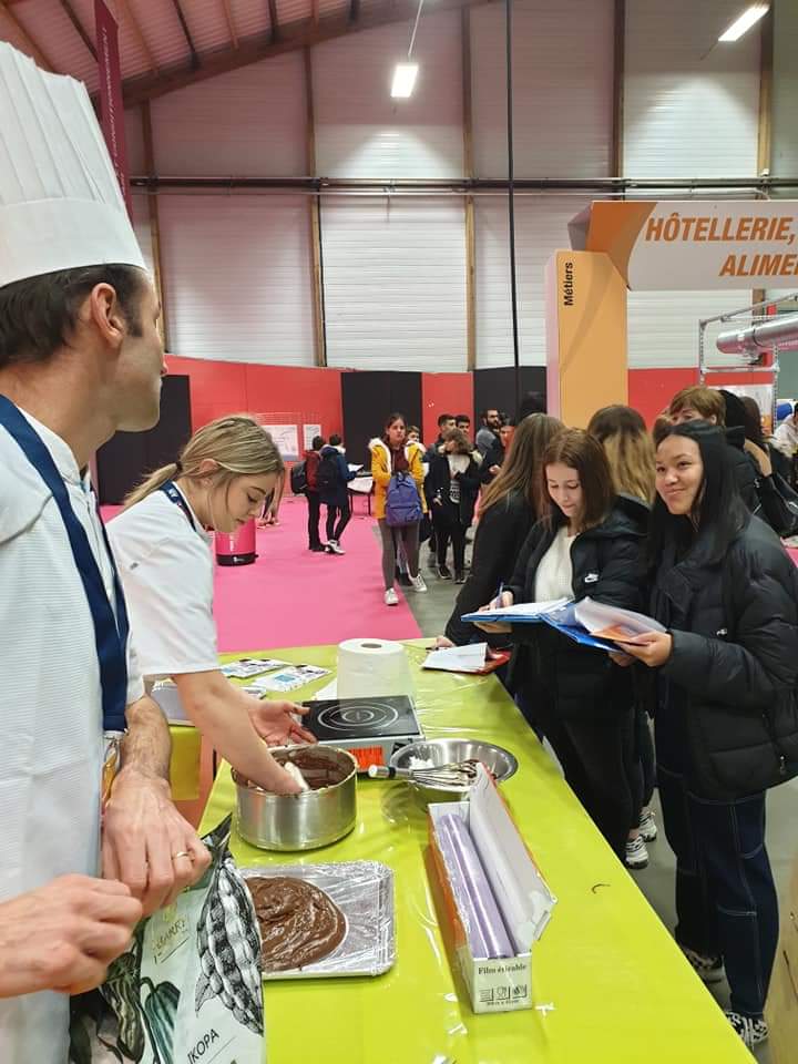 CfaCecof's tweet photo. Le salon Ain'Formations Orientation jour 2. Venez découvrir à @Ainterexpo01 nos formations du CAP au BTS 2/2 @Departement_AIN #Cecof #apprentissage https://t.co/bgvwHqBqYU