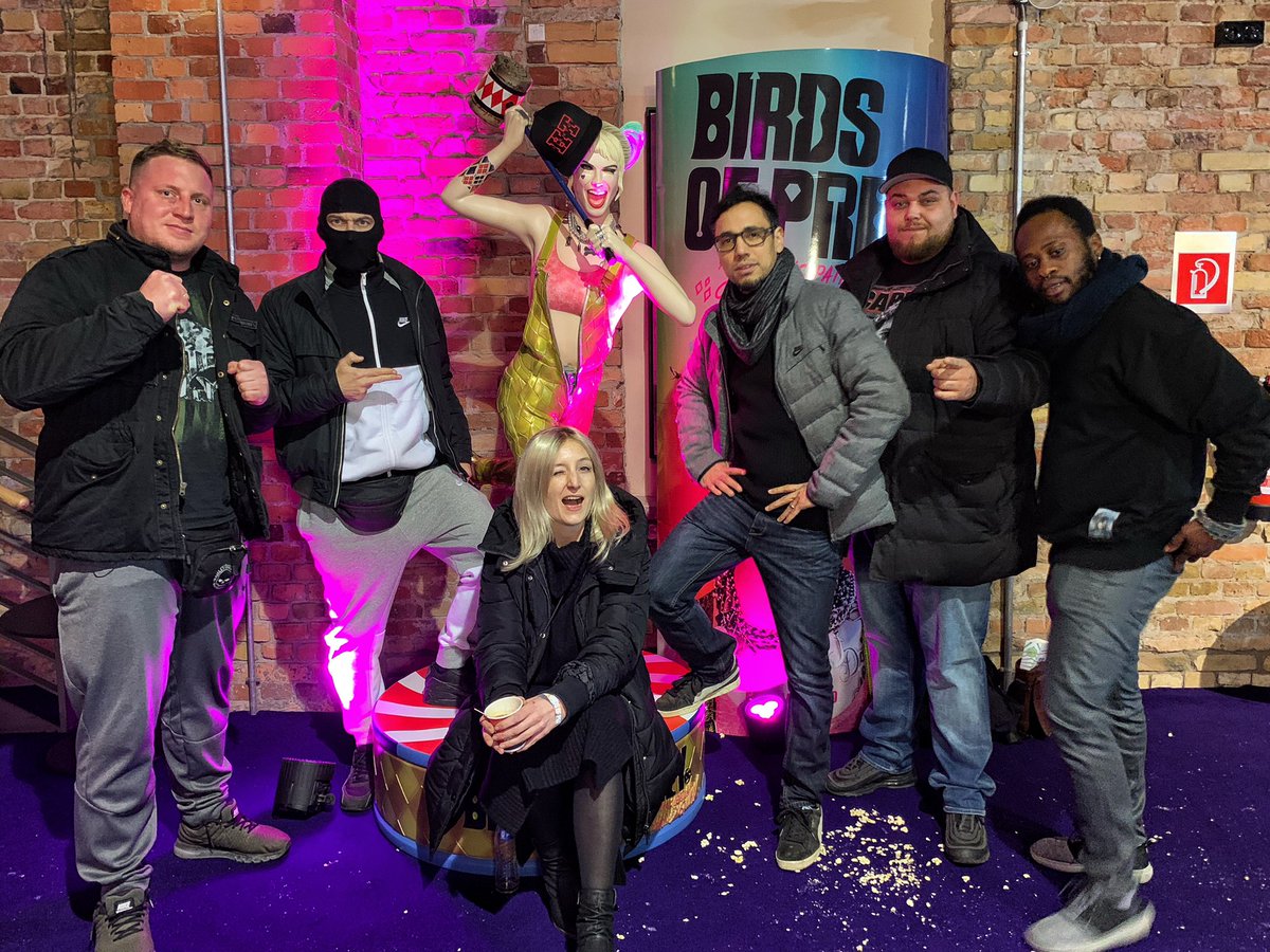blokksta's tweet photo. Gestern mit der Gang bei der Vorpremiere von @birdsofpreywb gewesen, war ein amüsanter Abend! 💯😂👌🏻 https://t.co/aJlWbk0mIV