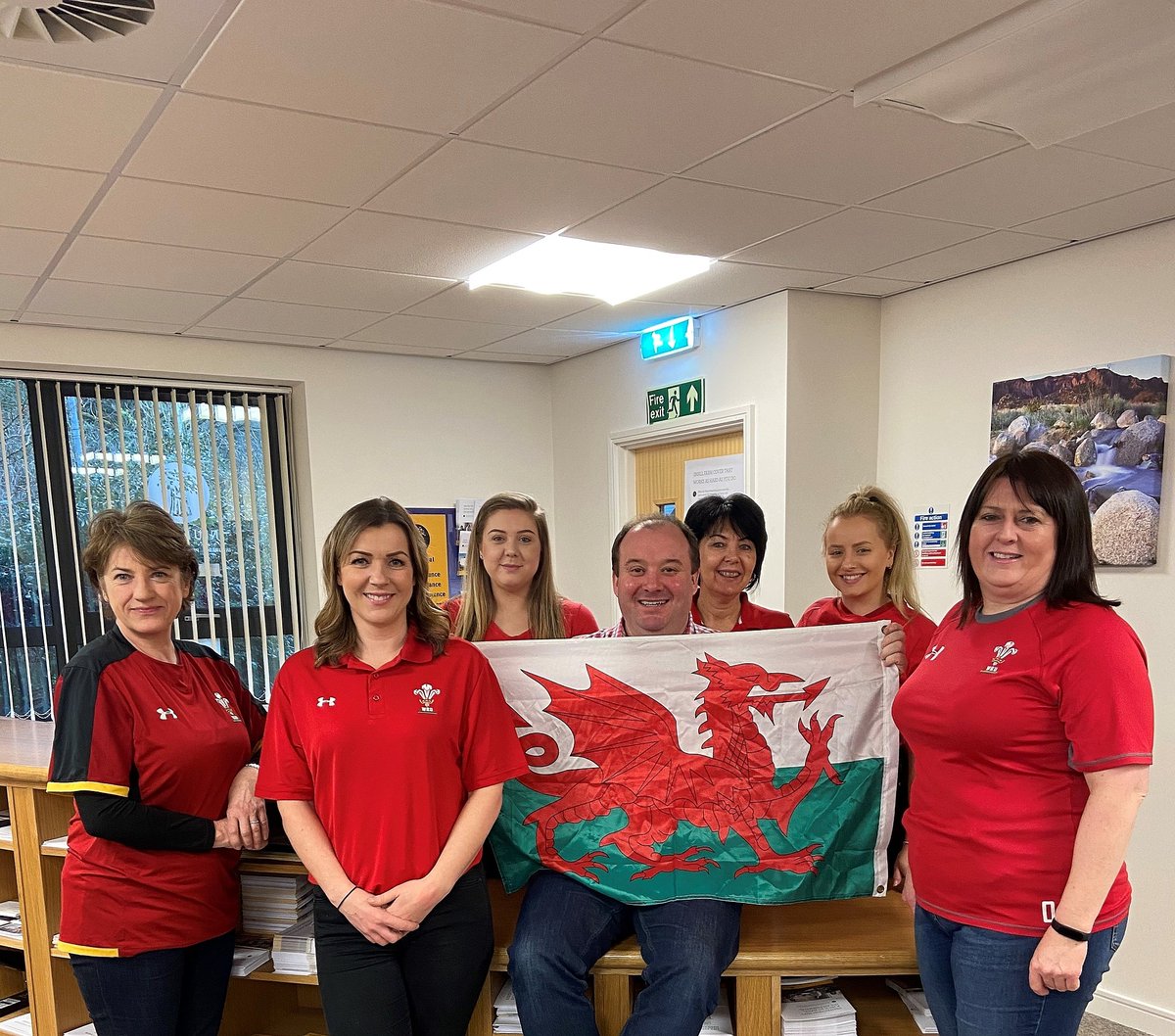 We are all wearing red here in Llantrisant in support for the amazing work that  @Velindre  do and also to wish the  @WelshRugbyUnion  boys the best of luck in their 6 Nations game against Italy tomorrow! Pob lwc i dîm Cymru yfory! #WearRedForWalesAndVelindre @nfum  @NFUCymru