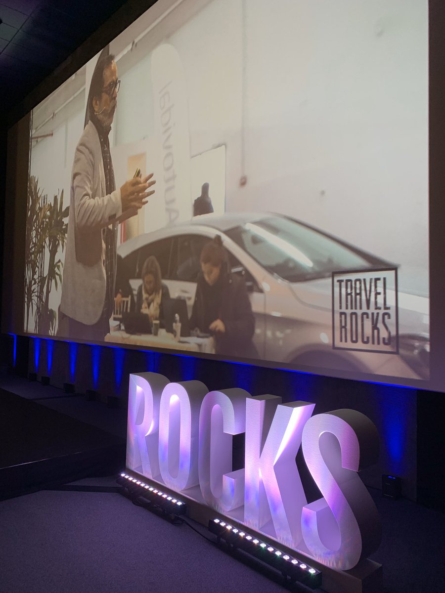 Fantástica experiencia como ponente en #marketingrocks pero también encantada de todo lo que estoy aprendiendo de otros ponentes.  Fantástica experiencia de networking y disfrute personal y profesional <a href="/marketingrocks_/">Marketing Rocks</a>