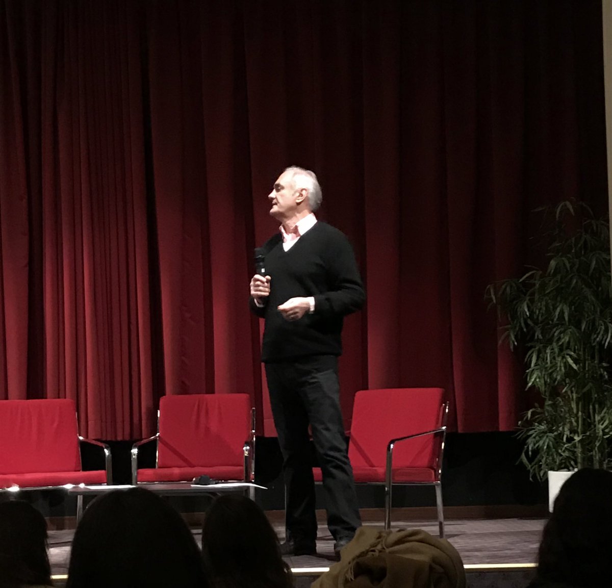 Margot_Plateau's tweet photo. La deuxième conférence de la journée est animée par Jean-Patrick Flandé, fondateur &amp; directeur de Film Média Consultant qui s’est occupée notamment des placements de produit de 17 James Bond. 🎬
#marketingweek https://t.co/pdOdvYrtXy