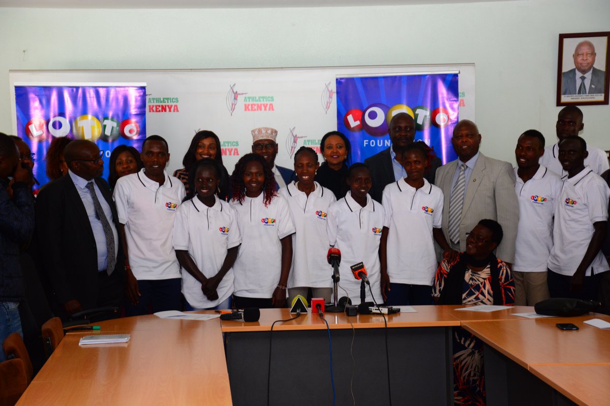 athletics_kenya's tweet photo. We have named Kenya's Marathon team for @Tokyo2020 They are Record holder @EliudKipchoge @WorldAthletics marathon bronze medalist @AmoskiprutoS & 2019 @ChiMarathon Champ #LawrenceCherono. Japan-based #BedanKaroki & #TitusEkiru are the squad’s reserve athletes. @mylottokenya https://t.co/XPjlqe84TQ