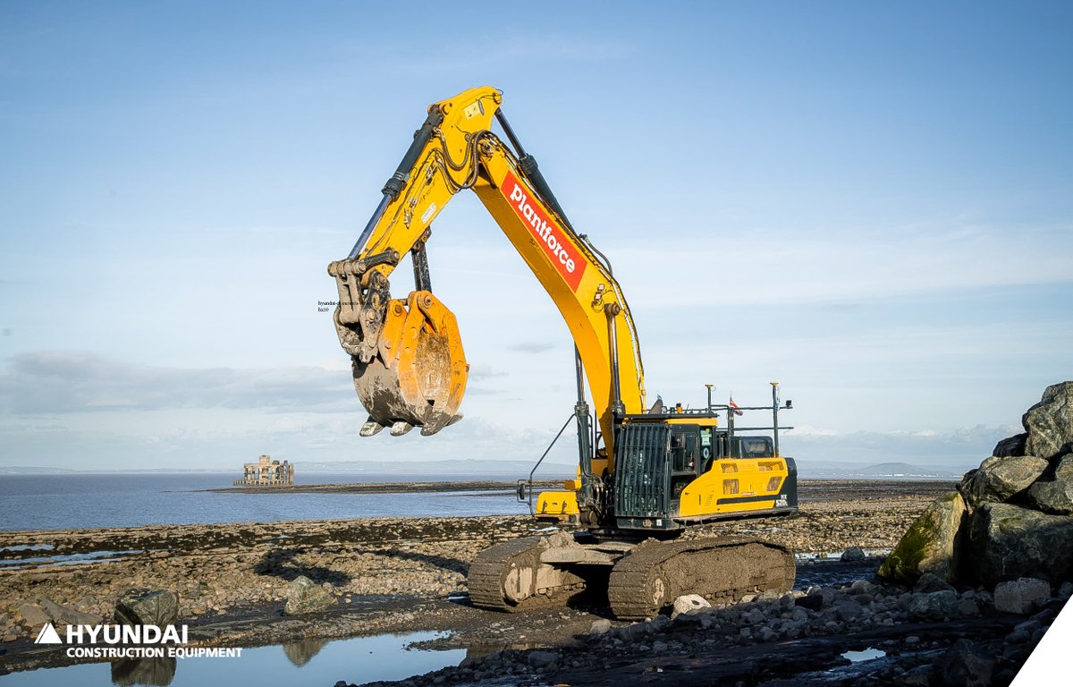 HDHyundaiCEE's tweet image. This 52-tonne HX520LC is fitted with a huge Geith fixed-leg rock grab, perfect for getting the job done at the Hinkley Point C site. 🚧
---
➡️ Read more about Plantforce Rentals&apos; fleet on the jobsite: bit.ly/2OgpJ7d

#HyundaiCE #hinkleypointc #constructionequipment