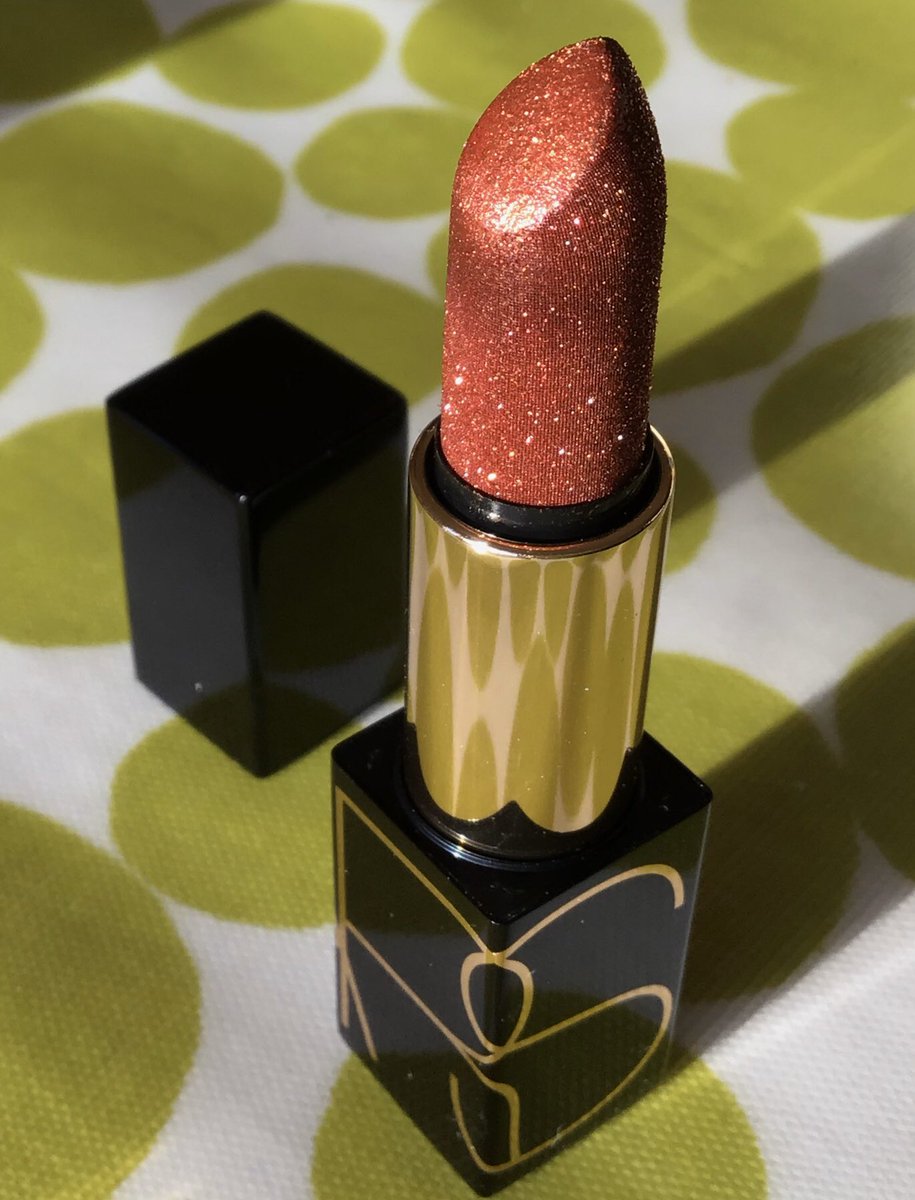 cloudymamma's tweet photo. 💄been hunting this down .... finally gone it, maybe I was a bit too glam on the dog walk this morning ...but just had to try it out❣️🤣💄@ThePhotoHour @NARSCosmetics #FridayFunDay #FridayVibes #discodust #lipstick https://t.co/VMI0ugakRj