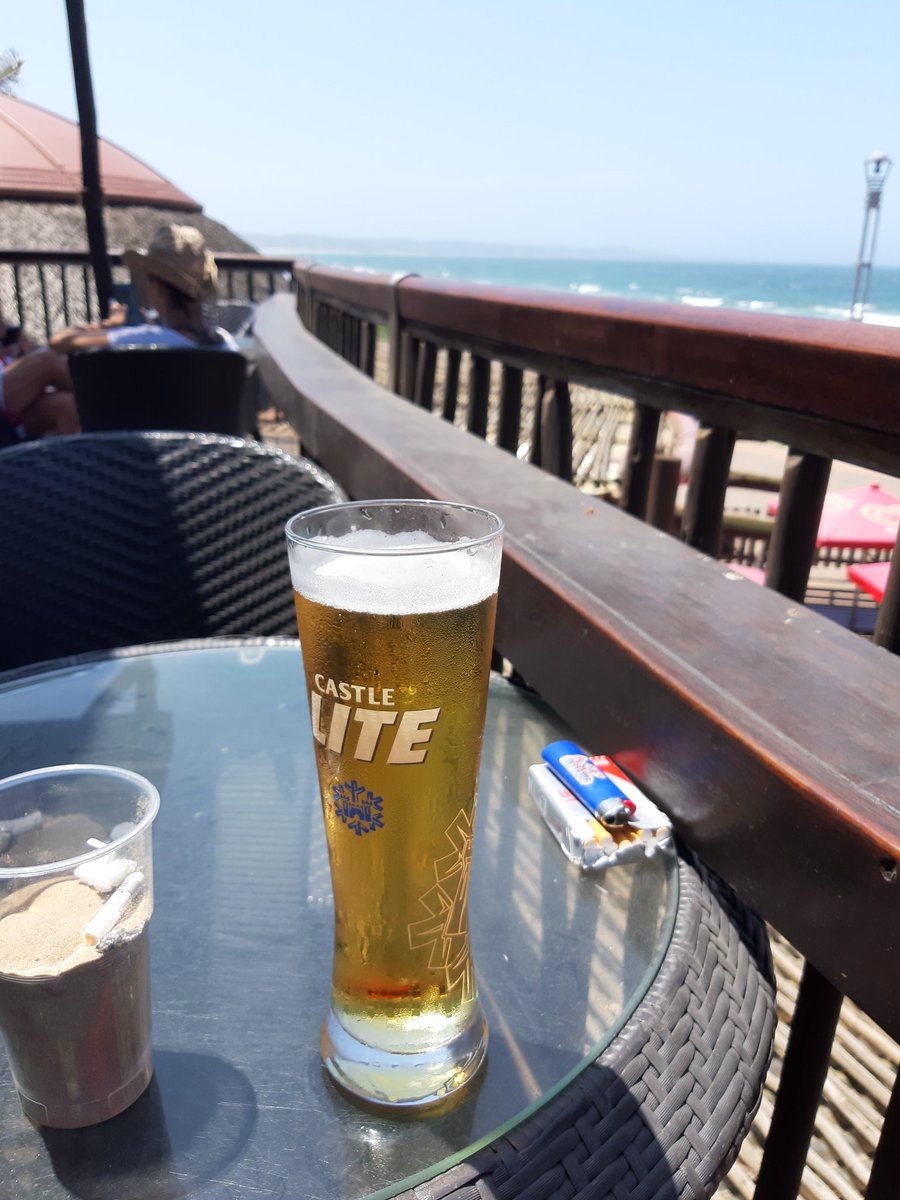 dj_vee_sa's tweet photo. Ahhhhhh finally @castlelitesa I can #UnlockExtraColdRefreshment in a #ExtraCold glass... the #CastleLiteCouple is happy
#CastleLiteAmbassador https://t.co/bBxIL87LVJ
