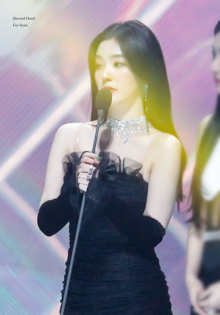 SeconDate329's tweet photo. 🌠 You're the light, you're the night, 
You're the color of my blood. 
/200130
/#IRENE #아이린 #배주현 #RedVelvet #레드벨벳 https://t.co/2RN99HlarB