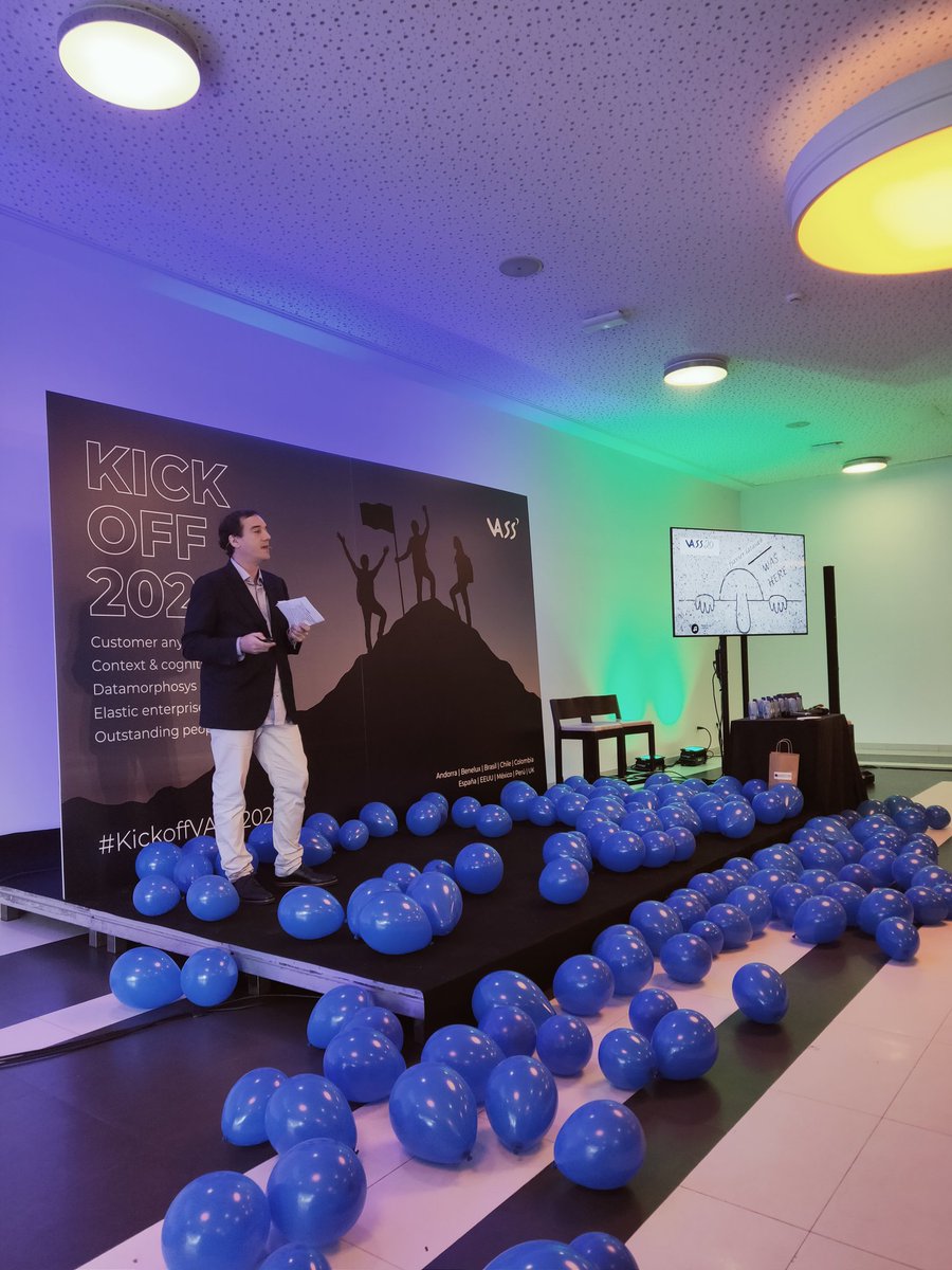 paularodrigolon's tweet photo. El VASS@200 ha sido cosa de TODOS!!! Gracias equipo @GrupoVASS ... A por los siguientes!!!!! Globales, Internacionaes, Nacionales. TODOS #KickOffVASS2020 https://t.co/4qHkCA7qOR