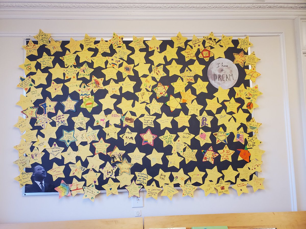 RBWolfHeyman's tweet photo. Congrats to the 5th Grade Diversity Lunch Bunch for leading this morning's SHARE activity---a beautiful community art project to honor Martin Luther King's dream for peace. @brimmerandmay @bmsdiversity https://t.co/pVRT9EMcH2