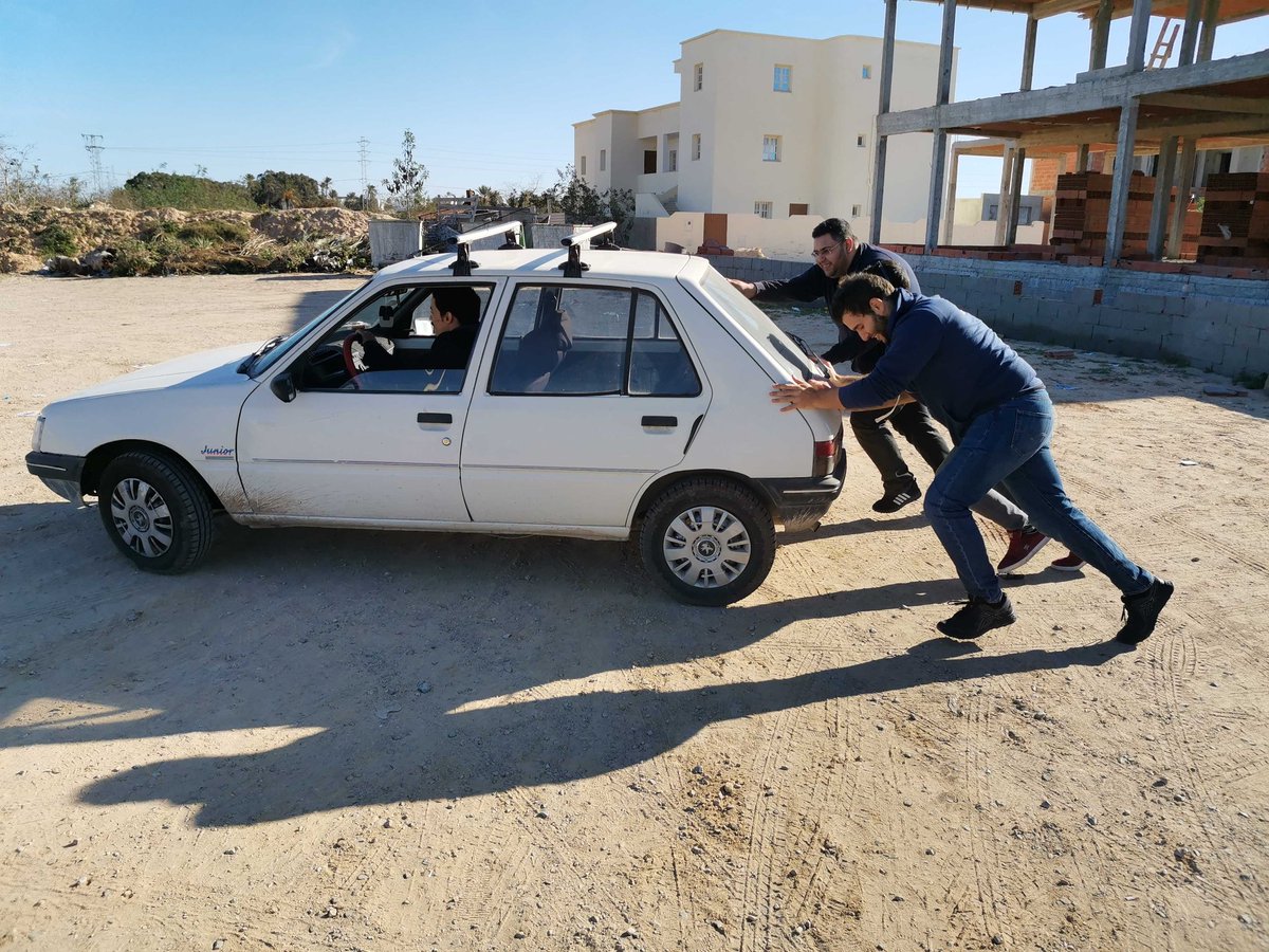 _BearStudio's tweet photo. Une partie de notre équipe est actuellement à Djerba, en Tunisie. Comme vous pouvez le constater, tout va bien 🤓 🚗 🐻 🐫 #BearStudio #CamelStudio #Startuplife https://t.co/zNQx2FLzzY