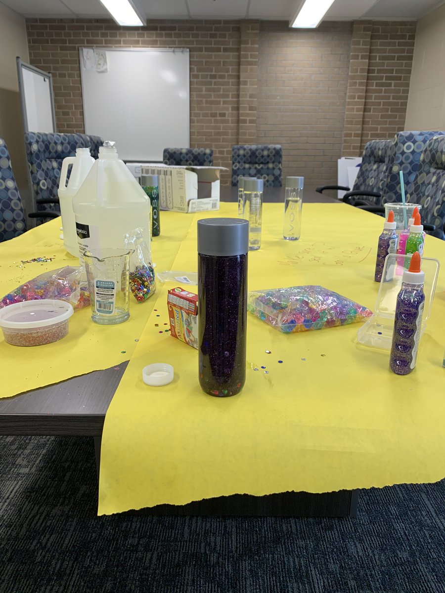 VanderportEDU's tweet photo. This morning we made a new tool for our calming station. #calmingtools #svsafeandstrong https://t.co/ZlnzWtowIg
