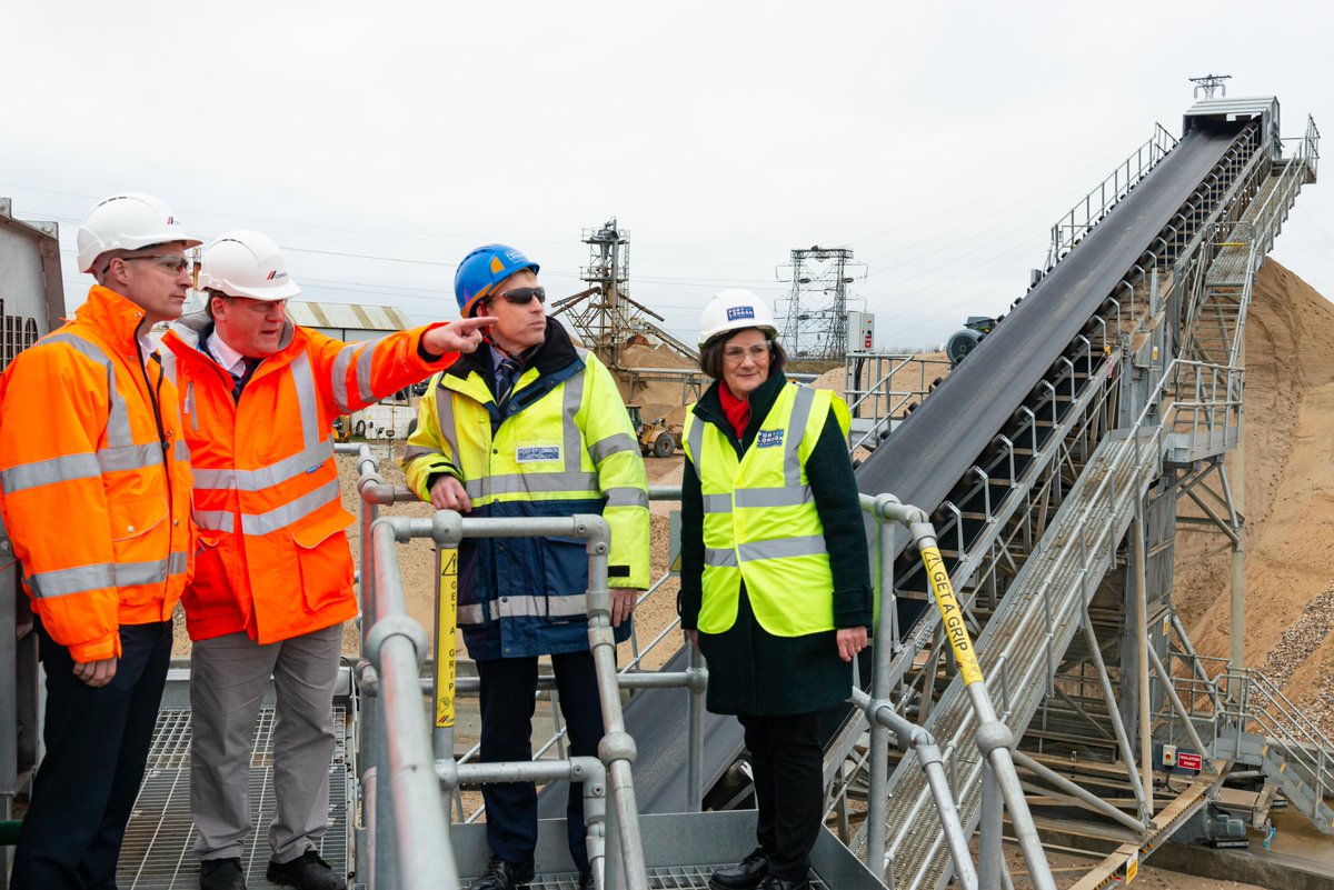 Great to welcome Adam Holloway MP to open a £3.8m investment to boost freight on the river with <a href="/CEMEX_UK/">CEMEX UK</a> <a href="/Kent_Online/">KentOnline</a> <a href="/KMGravesend/">Gravesend Messenger</a>: pla.co.uk/KENT-WHARF-INV…