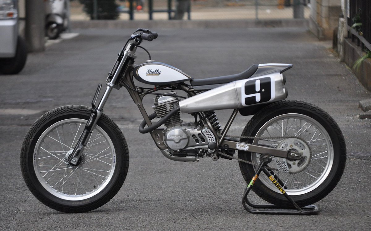 AAA_Racing2003's tweet photo. Continuing with the #FlatTrackFriday theme, it's taken far too long (we know) but we do, finally...have full stocks of the 17" #Maxxis #DTR1 #FlatTrackTyres (as well as full stocks of the 19"). Here's a brillant #HondaXR100 using them! Pics &amp; Full Article: https://t.co/TLMRxFiMaz https://t.co/TYphla7P2u