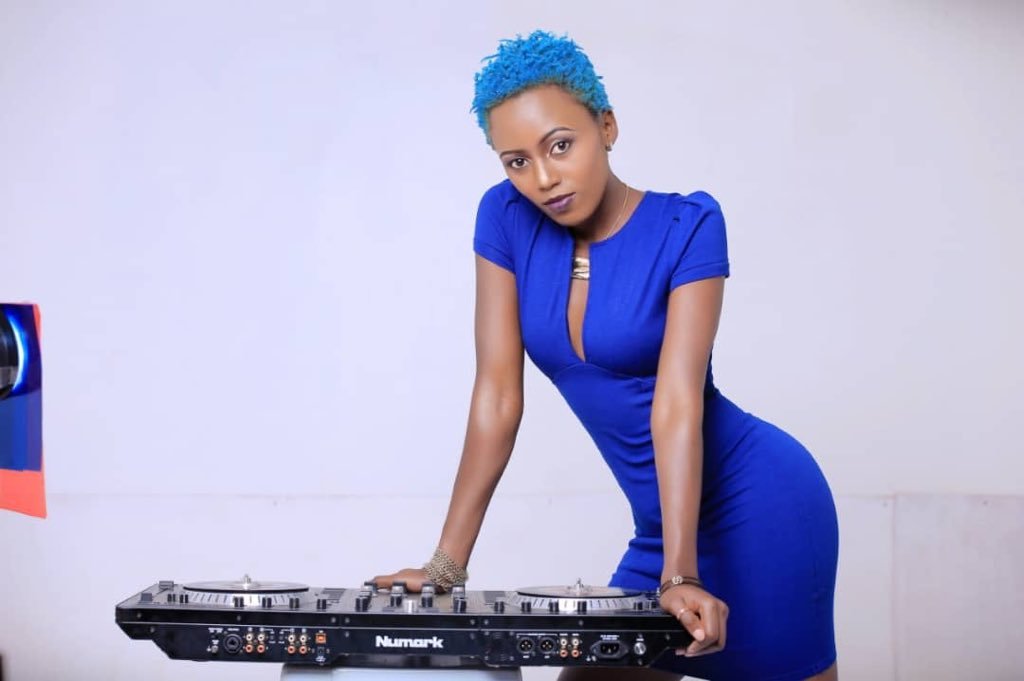 kingspenceU's tweet image. The Captain herself @Dxzyl ill share with us all what happened in the 62nd #Grammys during the #SpotLightEdition of Fridays, 8pm

be on @882SanyuFM