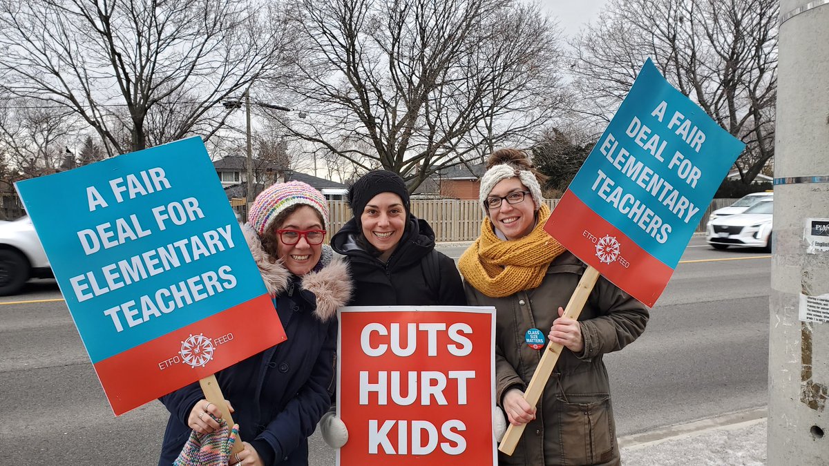 Feeling like a part of the team #OurTeachersMakeUsStrong #ETFOstrike #ETFOstrong <a href="/ndalessa/">Nicole D'Alessandro</a>