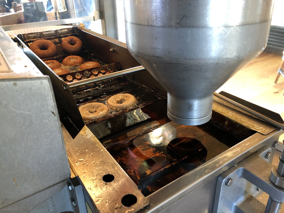theCManRoadside's tweet photo. Our irresistible Apple Cider donuts are made fresh daily.  #thecmanroadsidenh #hooksettwelcomecenter @VisitNH @NewEnglandInfo @nhlivingcom @NHLRA #nhmagazine #newhampshire @ManchInkLink @NHFlavors @yankeemagazine @ManchInkLink #donuts @ExploreNH @RNewengland #hooksettnh #nh https://t.co/NlzQjGRQwm