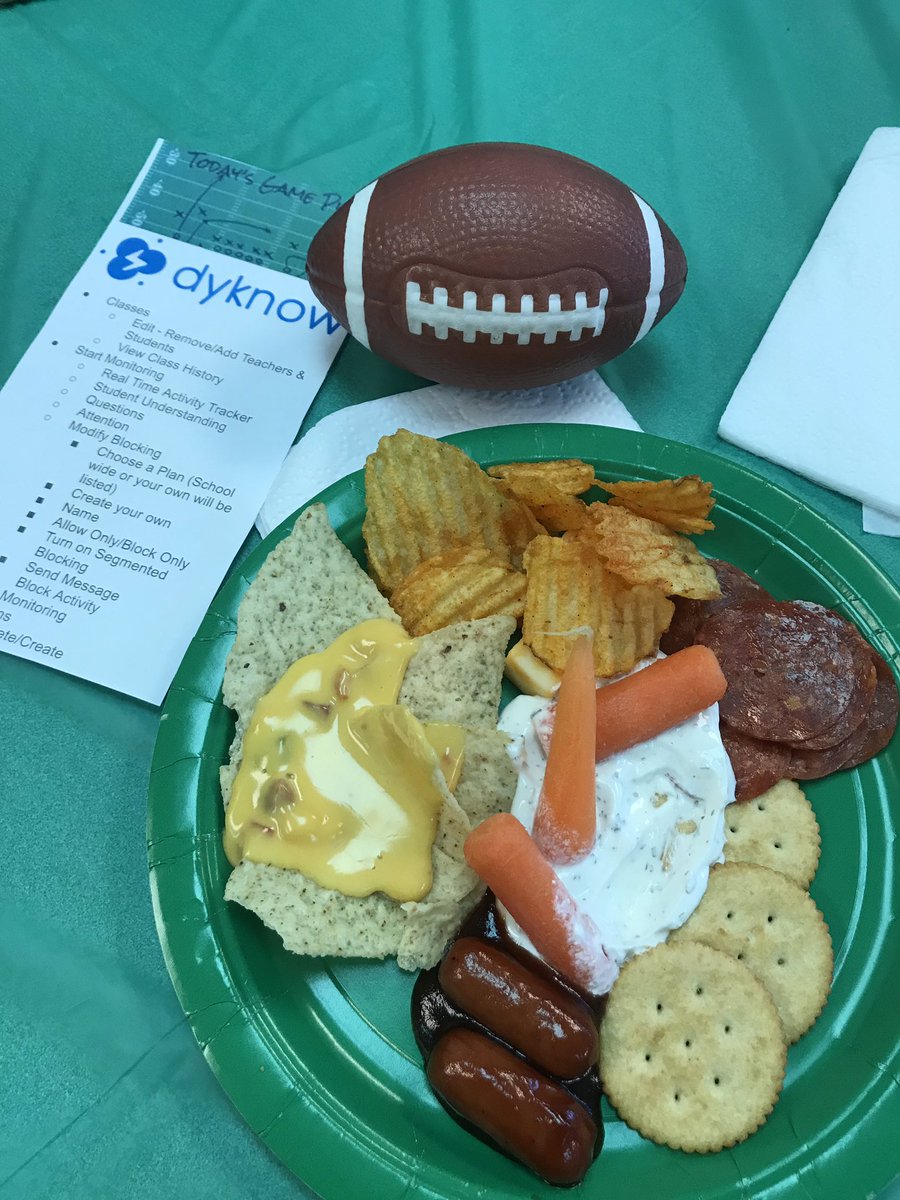 LHS210Wilcoxen's tweet photo. Today’s Game Plan... #DYKNOW Professional Development! 💡🏈😛 #GoLemont @lhs210hitchcock https://t.co/da1AeGk4Re