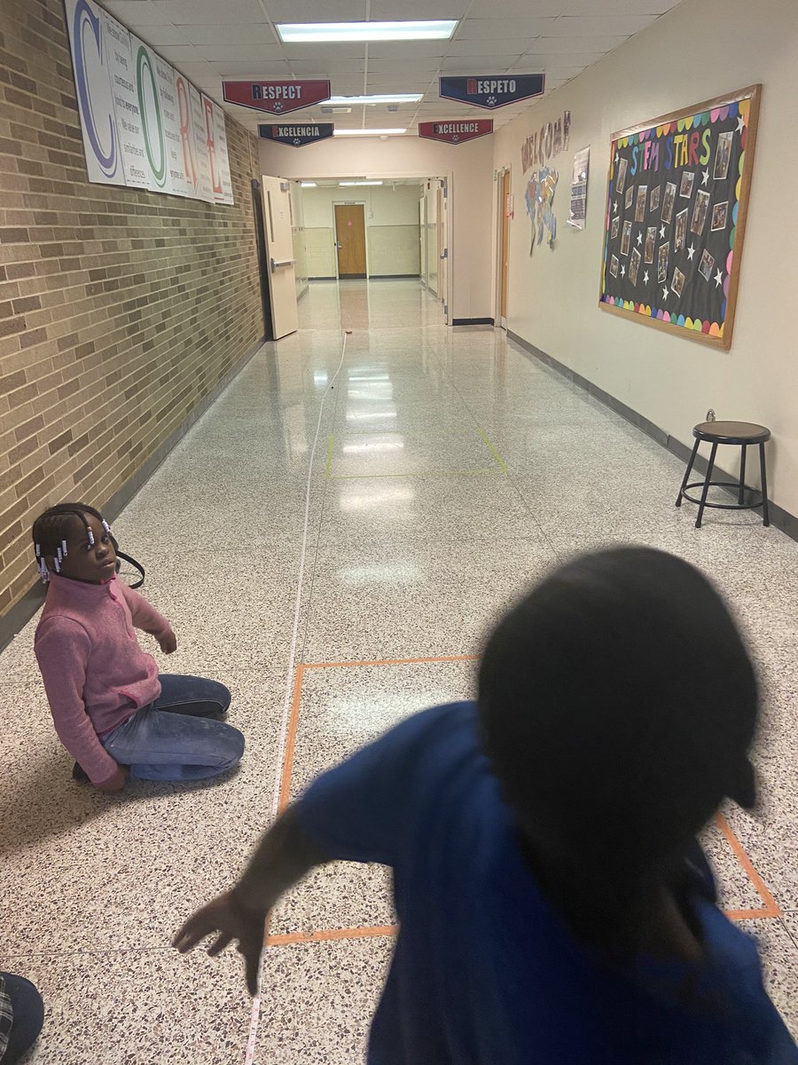 Our <a href="/PleasantRunElem/">Pleasant Run Elem.</a> STEM class designed their own airplanes and competed to see which flew the farthest! Awesome, critical thinking skills!! 💪🏼💪🏼 #Warrenwill