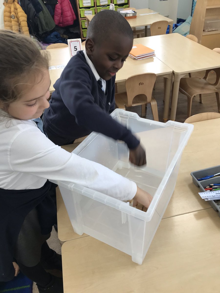 MissDudley6's tweet photo. Lots of learning in Year 2 this week! They have found the best material for the structure of the Titanic. Lots of fun discussing and investigating waterproof and absorbent materials #smithdownscience https://t.co/pC9f6DbD15
