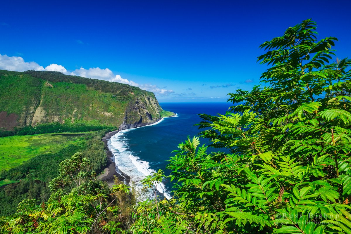 Waipio Valley, Hamakua Coast, The Big Island, Hawaii | ©Russ Bishop