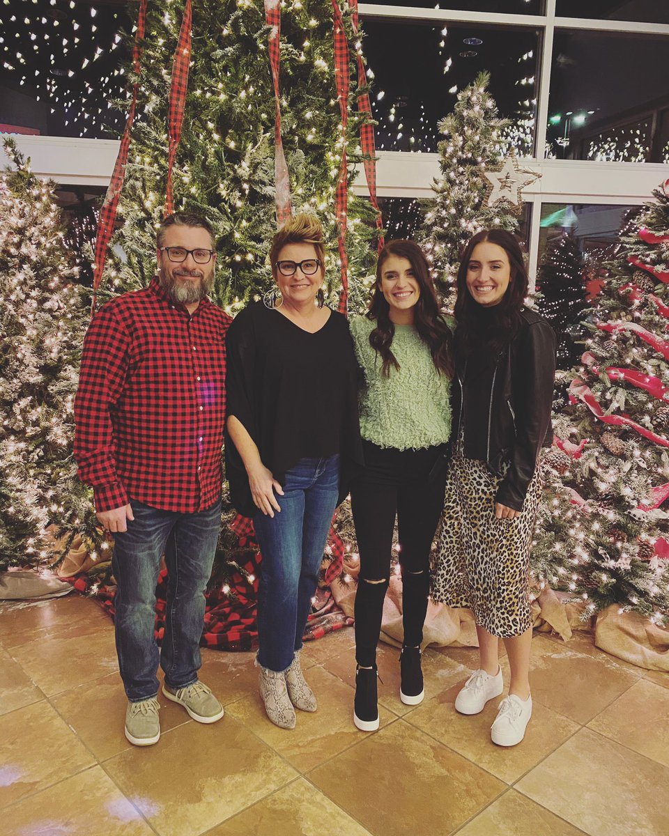 krisrocs's tweet photo. @LATech Met my husband there in 1991. Married for 27 years now. Our oldest daughter has one Tech degree and in grad school there. Our youngest daughter is in her first year there. #Bulldogfamily https://t.co/KIQdr08uFK
