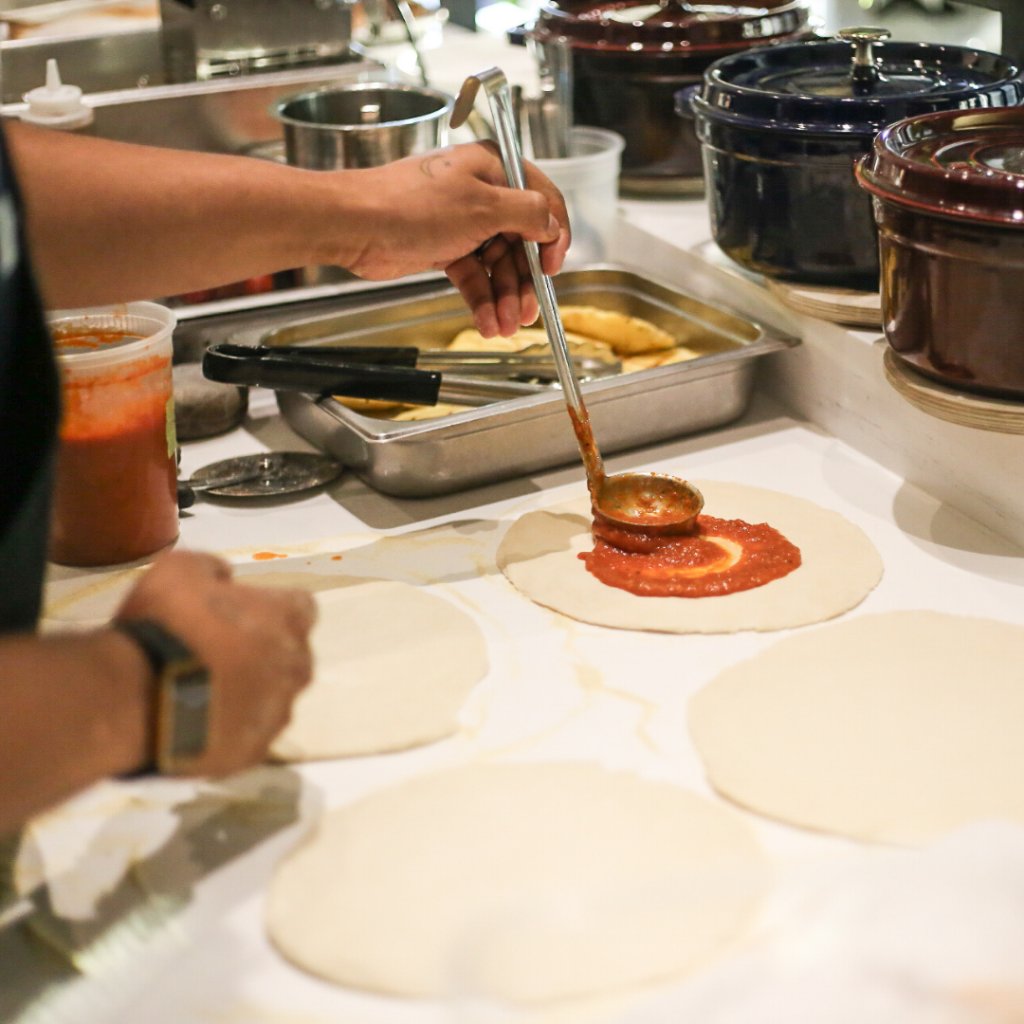 Winterlude Pizza! Available Thursday – Sunday Winterlude Weekends (except for February 14th).  Try  the Aloha Sugar Shack or the Winter Forest Mushroom. spr.ly/601215YFi