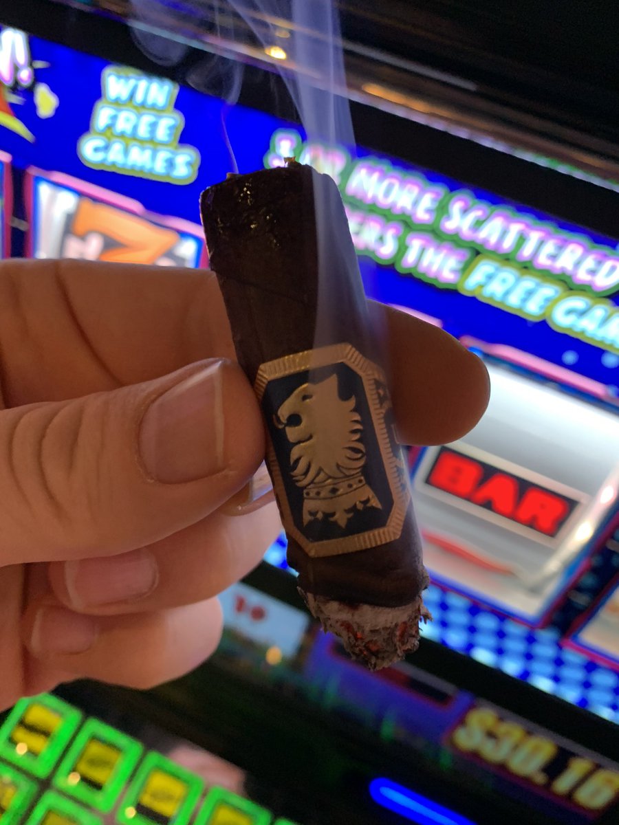cigarlifeguy's tweet photo. 🎰🎰🎰Jackpot! 🎰🎰🎰 ➡️➡️ Liga Undercrown Maduro from @drewestatecigar . the new Pequena (4x44) size doesn’t disappoint 👊🏻👊🏻🔥🔥🔥intense right from the jump💨💨💨 #tpe20 #tpe2020
#cigar #cigars #botl #sotl #cigarlife #cigarlifestyle #cigarro #cigarians #pssita #cigarlifeguy https://t.co/Iy8WFnKzzD