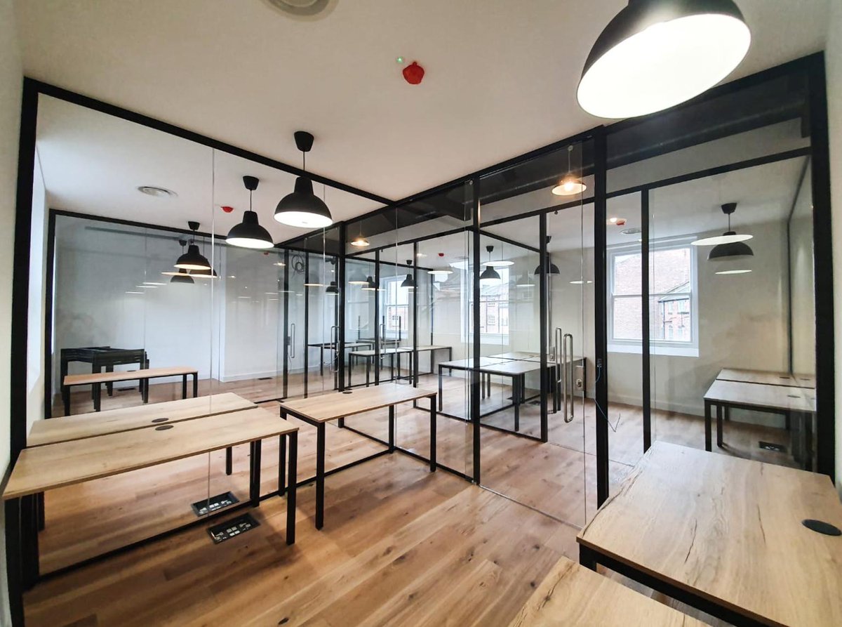 leonard_design's tweet image. Sneak peek into the brand-new @cubowork office space opening on Monday in #Derby. This was a fantastic project for Leonard Design to be work on, next step Sheffield &amp;amp; Nottingham! #coworking #officedesign #office #hotdesk #flexibleworking #interiordesign