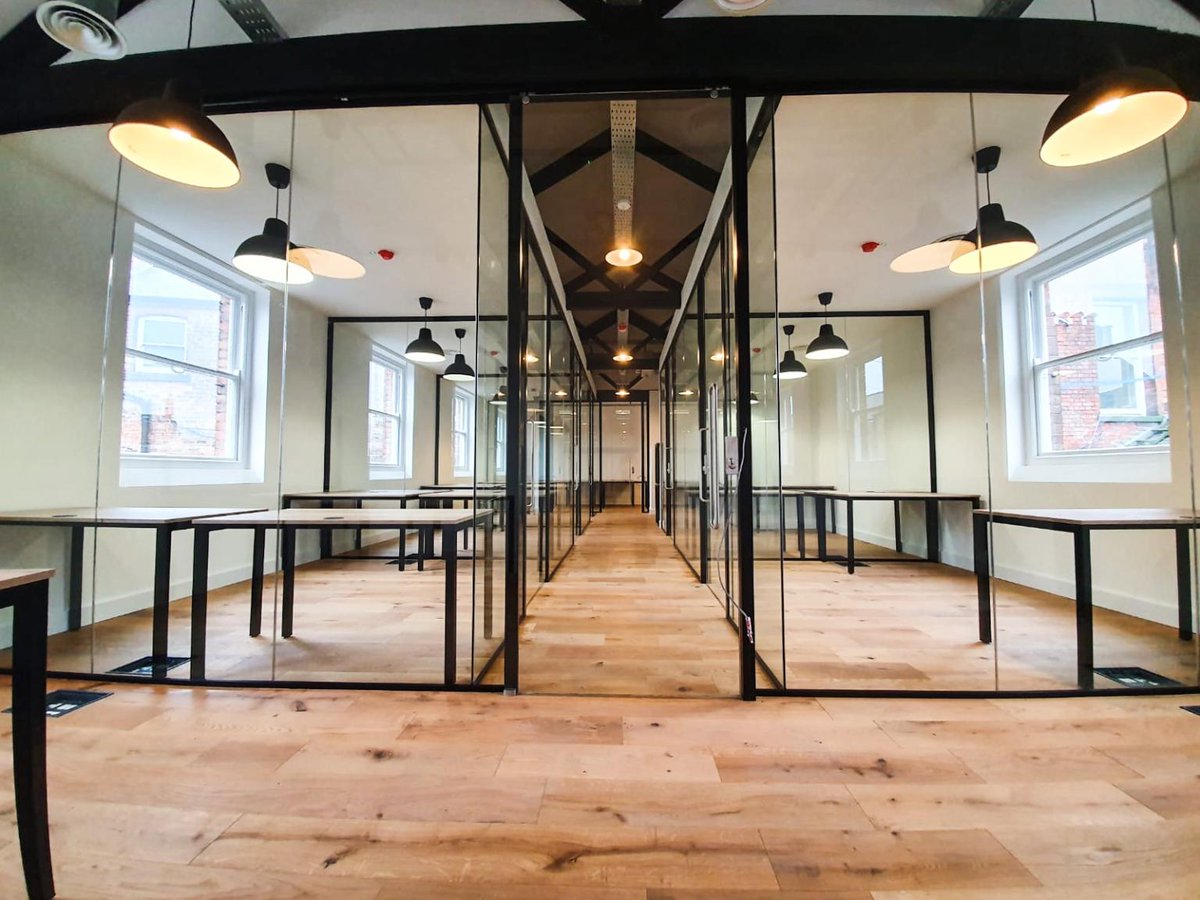 leonard_design's tweet image. Sneak peek into the brand-new @cubowork office space opening on Monday in #Derby. This was a fantastic project for Leonard Design to be work on, next step Sheffield &amp;amp; Nottingham! #coworking #officedesign #office #hotdesk #flexibleworking #interiordesign