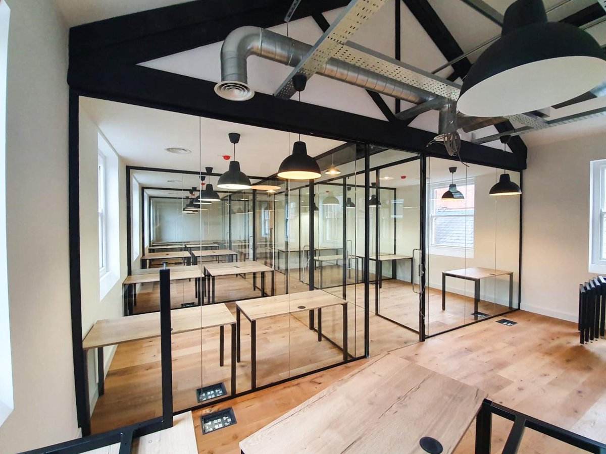 leonard_design's tweet image. Sneak peek into the brand-new @cubowork office space opening on Monday in #Derby. This was a fantastic project for Leonard Design to be work on, next step Sheffield &amp;amp; Nottingham! #coworking #officedesign #office #hotdesk #flexibleworking #interiordesign