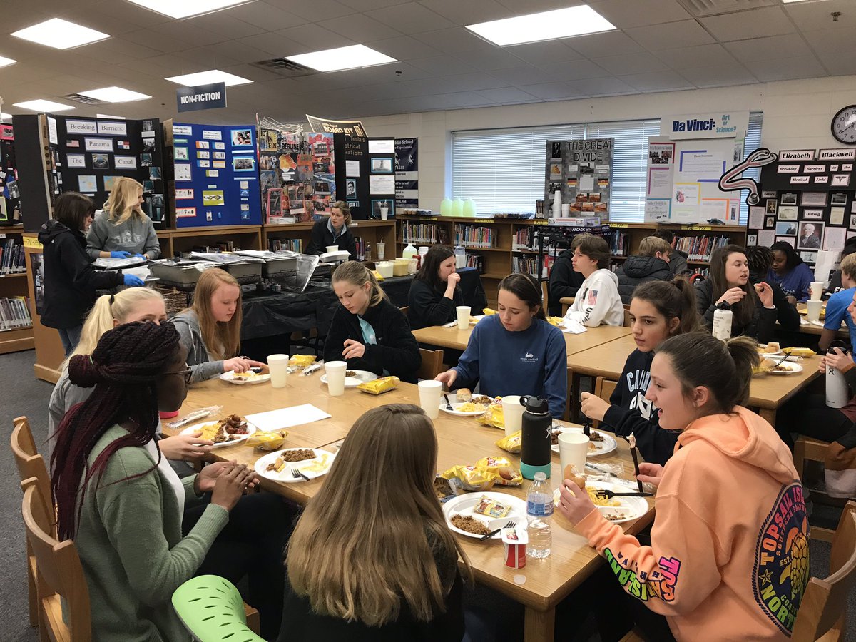 HopeMustangs's tweet image. Huge shoutout to @texasroadhouse for always supporting our school. Today they hosted a lunch for our top gift card sellers.