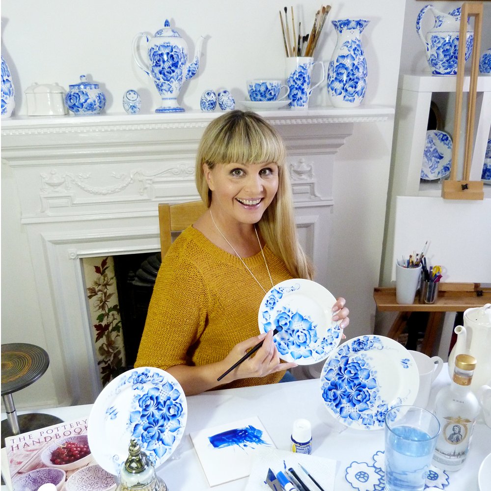 Our latest Featured Artist profile is with the fantastic Lana Arkhi (<a href="/lanaarkhi/">artist Lana Arkhi</a>). Lana is a Russian-born British painter with a unique vision and tone. Check it out!
cowlingandwilcox.com/blog/2020/01/3…