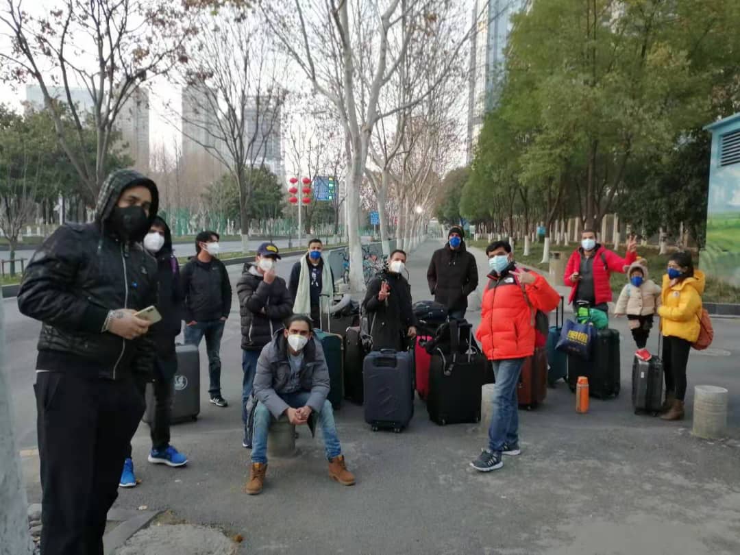 nailanawaz2409's tweet photo. So all countries have evacuated their students from China except Pakistan. Even Indians have gone back today.. Why Pakistani embassy isn't helping students?Can Pak govt atleast share their plans?
#HelpPakistaniStudents
#BringPakistaniStudentsBack
#SpeakUpPakistanEmbassy https://t.co/R06IoIdh4J