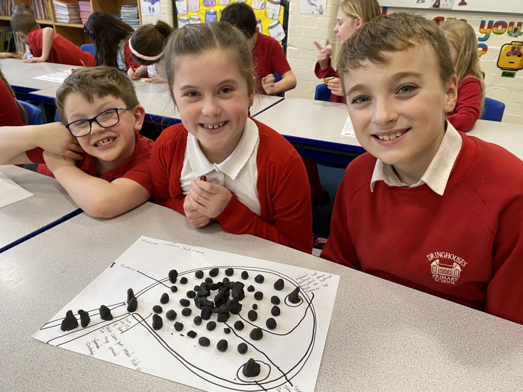 DringhousesPS's tweet photo. As part of our Stone Age learning project, Class 7 recreated the prehistoric monument Stonehenge today. We learnt all about the different stones that were used and where they came from! But what was it built for? #DringHistory https://t.co/KCUFSI1mm7