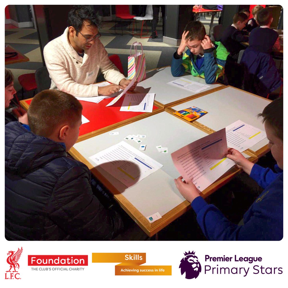 LFCFoundation's tweet photo. Another fantastic day of
🌟#PLPrimaryStars🌟 financial literacy workshop with the amazing @StanChart #Volunteers. 😎. As always Hind and her team worked brilliantly with some of the wonderful local schools.
🟥 @Flomellynews
🟦 @KSL_Kirkdale
🟨 @stjohnfisherkv
🟩 #ThomasGrey https://t.co/bxrBQUWolM