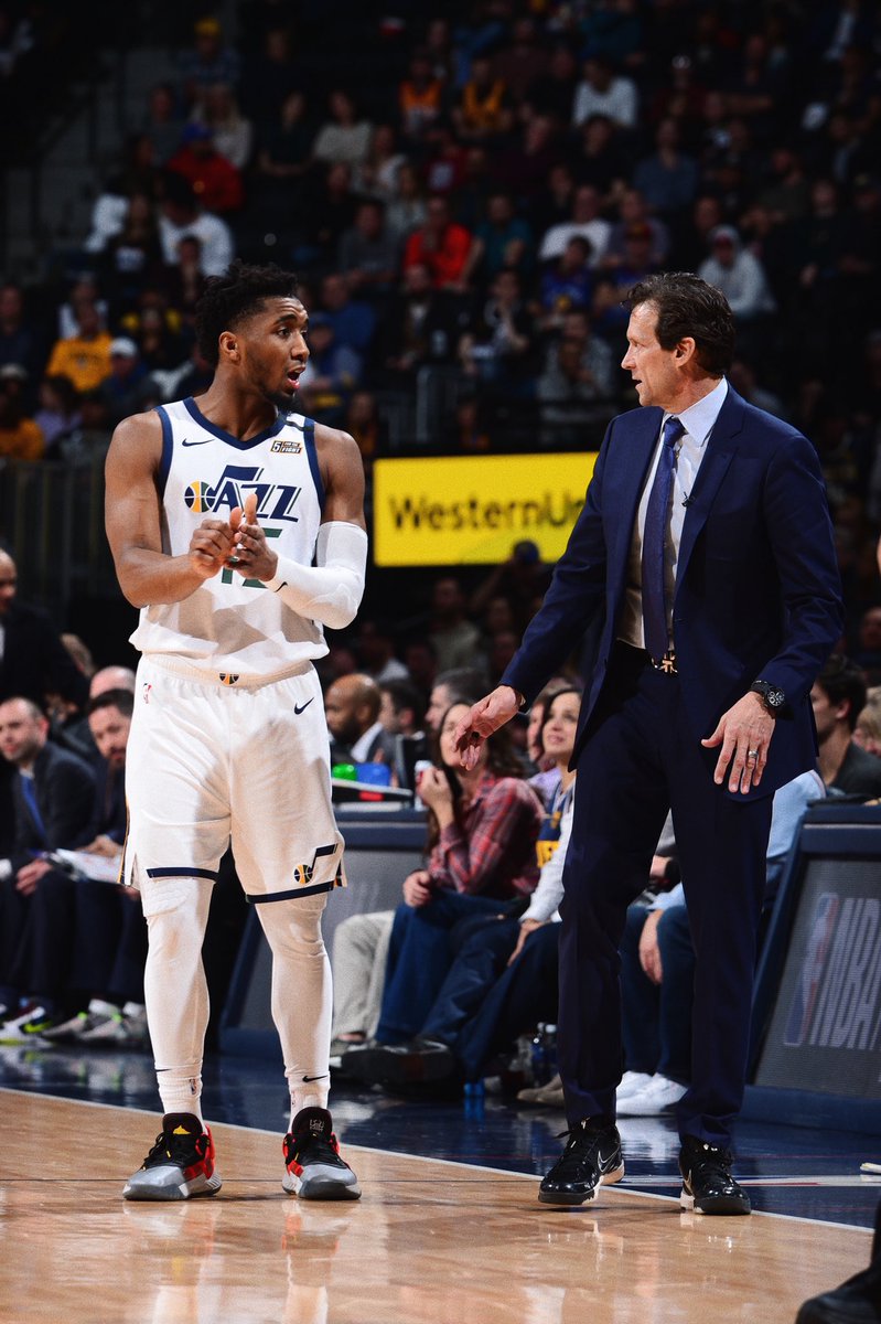 nba coaches wearing sneakers