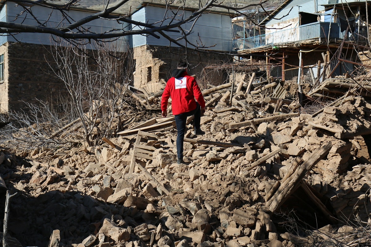 The Turkish Red Crescent is responding after an earthquake struck last week. They are providing aid like hot meals, essential items, and psychosocial support to people who have been impacted. 