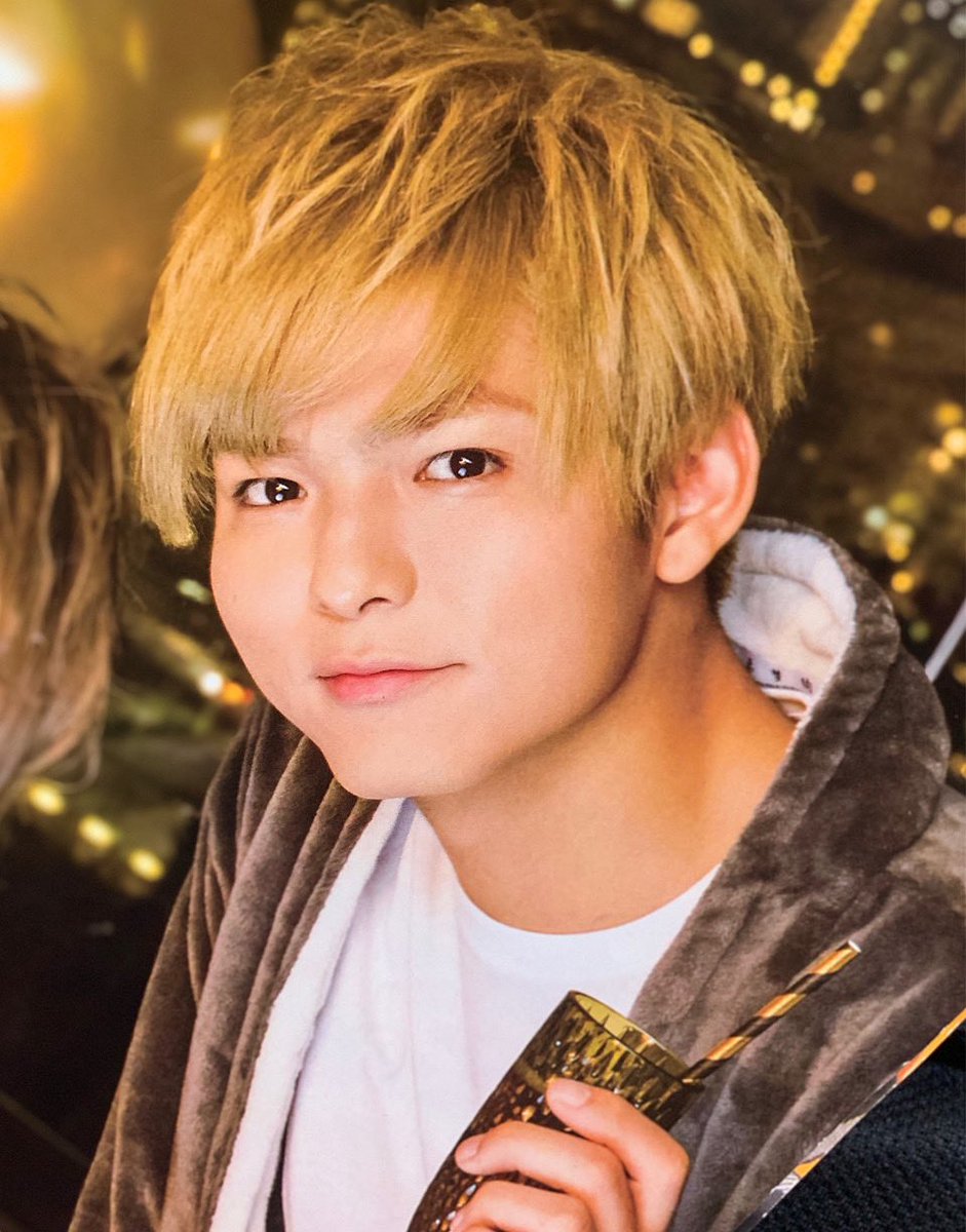 loverk17's tweet photo. 薮ちゃんHappyBirthday❤🎂
ついにJUMPメンバーが30歳！！！
みんなをまとめてくれて歌声が綺麗すぎる薮ちゃんの活躍をこれからも期待してます✨
#薮宏太生誕祭 https://t.co/BEKLrhMHJl