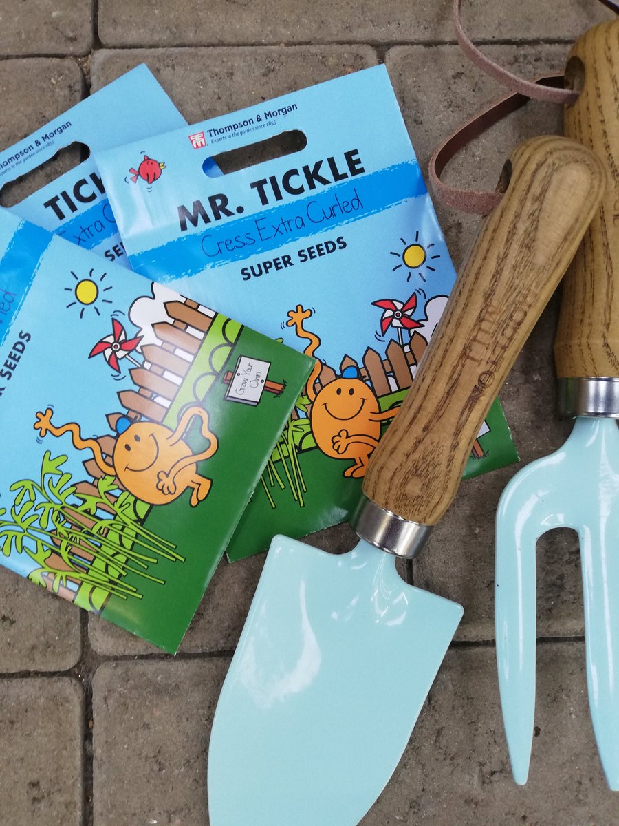 RCFgardencentre's tweet photo. You do not need a big space to help children grow, some seeds can be grown on the windowsill, while others can be grown in tubs on a small patio or balcony. π±ππ
#gyo #Homegrown #Local #getchildrengrowing #nofoodmiles https://t.co/DhBg31ViwU