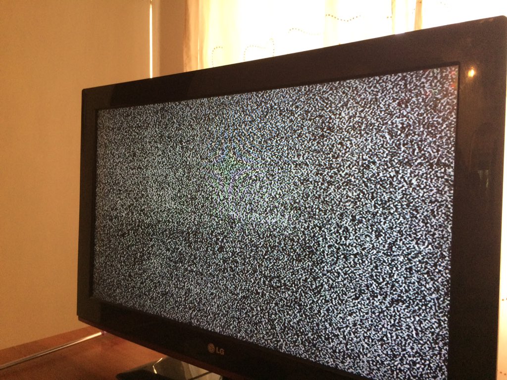 herre67's tweet photo. @InterCliente @TuMundoInter @lagranciudad @ElNacionalWeb 1 año con problemas de señal y casi un mes sin Nada de senal tv/internet pero el costo supera los 600mil bs. Colinas de Matalinda Charallave. Hasta cuando? https://t.co/yzgkakZxL2