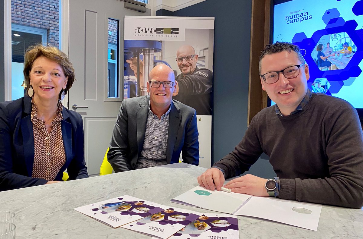 weblog_Helmond's tweet photo. 🔴 In april start in #Helmond het derde #ROVC TechCenter van Nederland, burgemeester @ellyblanksma was bij de ondertekening van het contract met deze marktleider op het gebied van praktijkgerichte technische opleidingen
https://t.co/TTE9I9R1AQ https://t.co/7ItGTsou7e