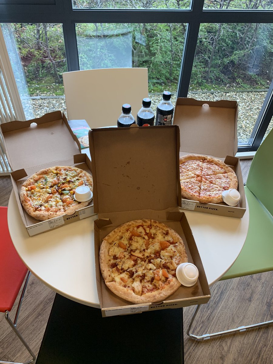 Thanks to <a href="/gpugh09/">Gareth Pugh</a> and <a href="/Fluidly/">Fluidly</a> for our tax return deadline treat, much appreciated 🍕#DeadlineDay #fluidlypizzas