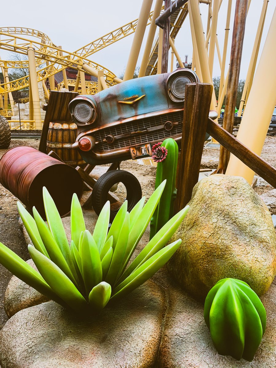 Myself and my fellow townsfolk strolled through #TornadoSprings this morning and were delighted with the progress being made to our fine town! Did this used to belong to you <a href="/AlsAutoAcademy/">Al</a>?