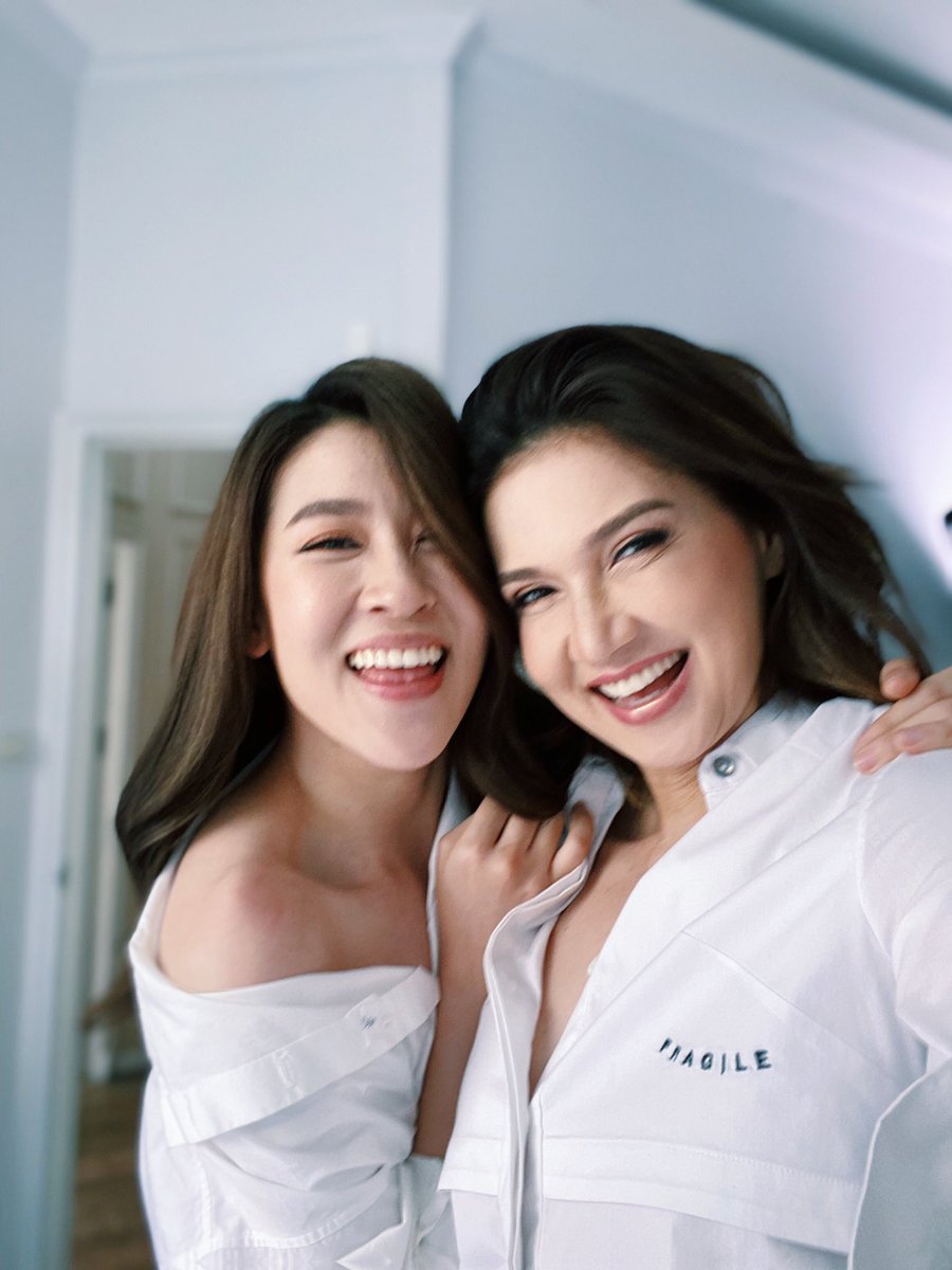 CheerNy14's tweet photo. ใครทัน ไม่ทันยังไง ก็ขอส่งรูปนี้มาให้กำลังใจน๊าา แล้วเจอกันนะจ๊ะ🥰 #แอนเชียร์ #AnnCheerFanMeet
I have no idea why all tickets sold out so fast! But I really appreciate for all great supports as always.😊We cannot wait to see you guys on that special day. Loveeee!!❤️💙 @AnnSirium https://t.co/JVtgTw92ZJ